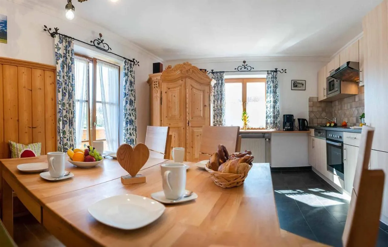 Landhaus Geierstanger Wallgau 0*,  Německo